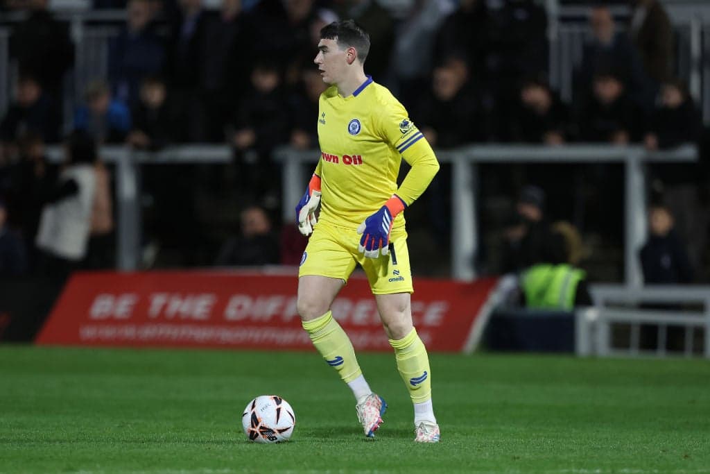 Wrexham acerta saída de Luke McNicholas para o Forest Green Rovers